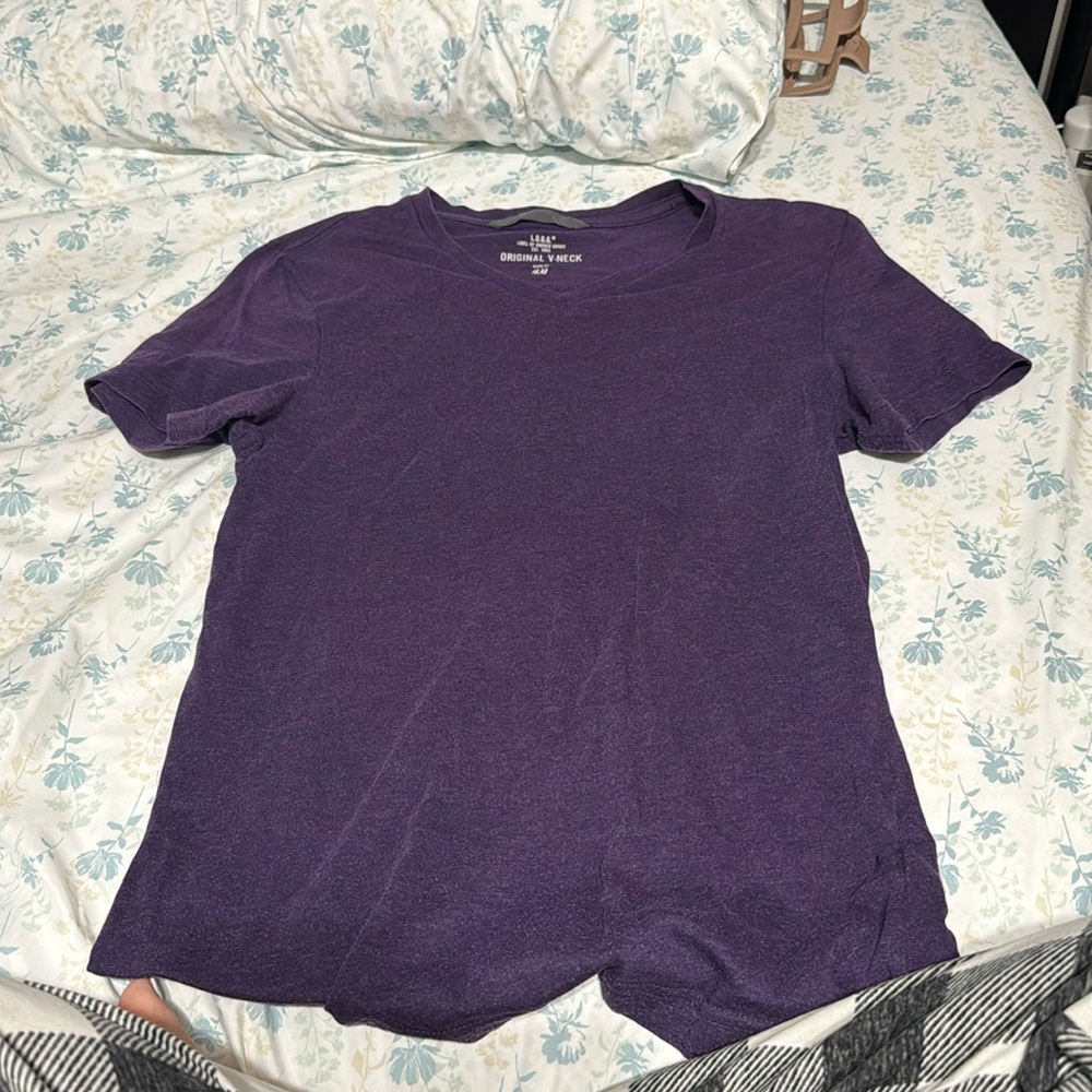 H&M purple original v neck